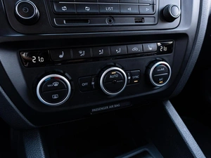 Седан Volkswagen Jetta 2013 года, 1149000 рублей, Саратов