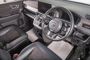 Минивэн Honda Stepwgn Spada 2022 года, 3259000 рублей, Томск