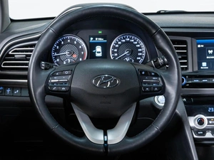 Седан Hyundai Elantra 2019 года, 1648000 рублей, Ставрополь