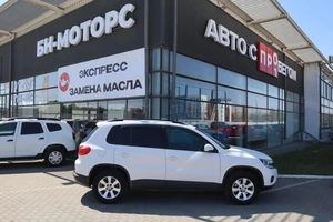 Внедорожник Volkswagen Tiguan 2013 года, 1500000 рублей, Мирное