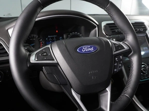 Седан Ford Mondeo 2016 года, 1998000 рублей, Красный Пахарь