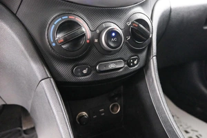 Седан Hyundai Solaris 2014 года, 1149000 рублей, Красноярск