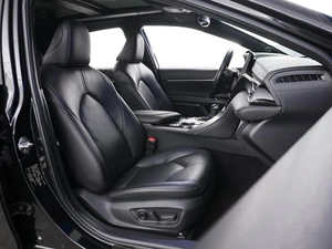 Седан Toyota Camry 2023 года, 3999050 рублей, Москва