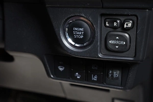 Универсал Toyota Corolla Fielder 2019 года, 1799000 рублей, Новосибирск