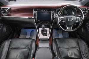 Внедорожник Toyota Harrier 2018 года, 3899000 рублей, Красноярск