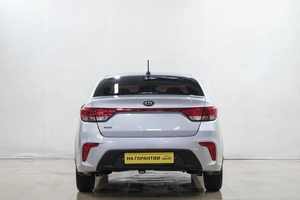 Седан Kia Rio 2019 года, 1369000 рублей, Новокузнецк