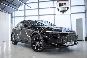 Седан Toyota Crown 2023 года, 6999999 рублей, Москва