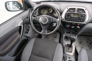 Внедорожник Toyota RAV4 2003 года, 899000 рублей, Красноярск