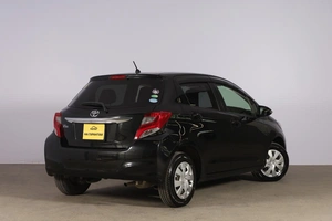 Хетчбэк Toyota Vitz 2016 года, 999000 рублей, Новосибирск