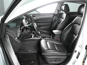 Седан Hyundai Elantra 2019 года, 1859000 рублей, Аксай