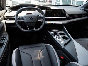 Лифтбек Changan UNI-V 2023 года, 2250000 рублей, Краснодар