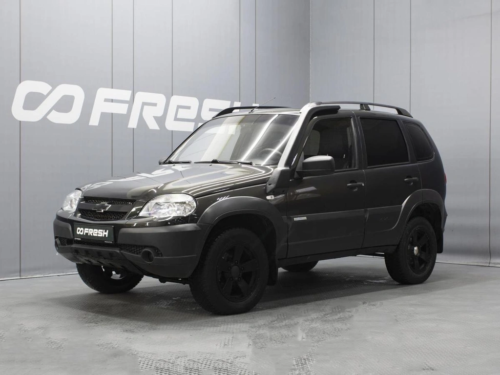 Внедорожник Chevrolet Niva 2014 года, 670000 рублей, Омск