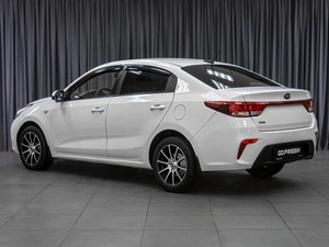 Седан Kia Rio 2018 года, 1019000 рублей, Тюмень