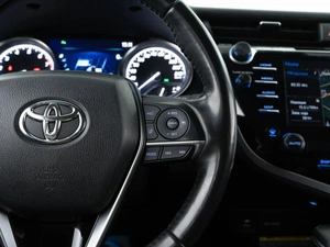Седан Toyota Camry 2020 года, 3010111 рублей, Москва