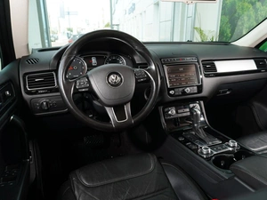 Внедорожник Volkswagen Touareg 2015 года, 2998000 рублей, Тверь