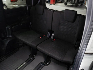 Минивэн Toyota Noah 2018 года, 2530000 рублей, Тюмень