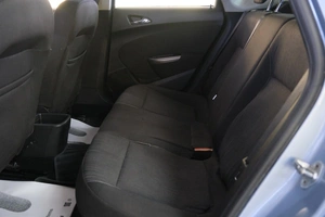 Хетчбэк Opel Astra 2011 года, 819000 рублей, Омск