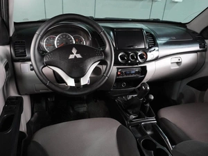 Пикап Mitsubishi L200 2012 года, 1299000 рублей, Воронеж