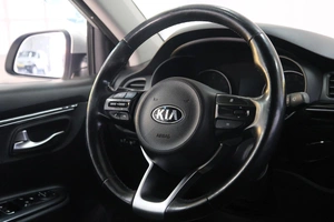 Седан Kia Rio 2017 года, 1359000 рублей, Омск