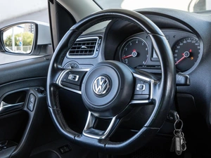 Седан Volkswagen Polo 2019 года, 1300000 рублей, Волгоград