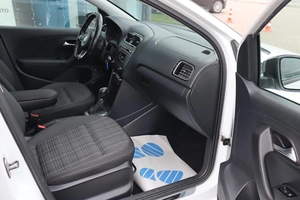 Седан Volkswagen Polo 2016 года, 1300000 рублей, Мирное