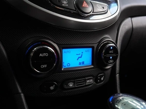 Седан Hyundai Solaris 2013 года, 987000 рублей, Воронеж