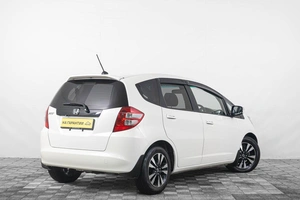 Хетчбэк Honda Fit 2009 года, 809000 рублей, Кемерово