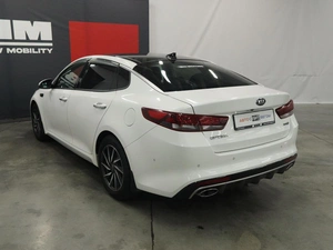 Седан Kia Optima 2017 года, 2120000 рублей, Курск