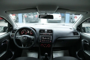 Седан Volkswagen Polo 2016 года, 863000 рублей, Солонцы