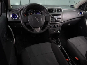 Седан Renault Logan 2015 года, 799000 рублей, Воронеж