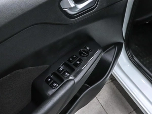 Седан Hyundai Solaris 2017 года, 1250000 рублей, Красноярск