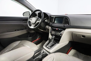 Седан Hyundai Elantra 2015 года, 1289000 рублей, Новосибирск