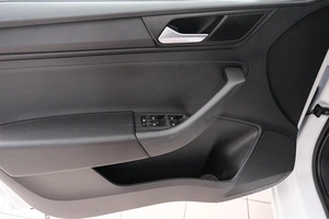 Лифтбек Volkswagen Polo 2021 года, 1349000 рублей, Красноярск