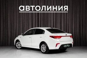 Седан Kia Rio 2020 года, 960000 рублей, Красноярск