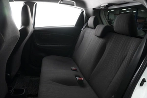 Хетчбэк Toyota Vitz 2019 года, 990000 рублей, Омск