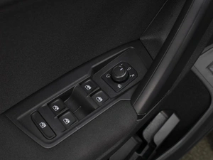 Внедорожник Volkswagen Tiguan 2019 года, 2930000 рублей, Омск