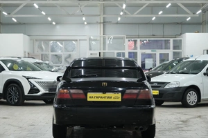 Седан Honda Accord 1998 года, 549000 рублей, Омск