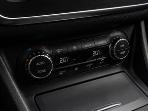 Седан Mercedes-benz CLA-класс 2015 года, 2250000 рублей, Краснодар