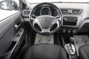 Седан Kia Rio 2015 года, 1089000 рублей, Красноярск