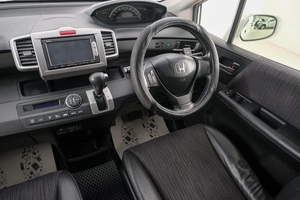Минивэн Honda Freed 2015 года, 1159000 рублей, Красноярск