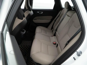 Внедорожник Volvo XC60 2025 года, 6198999 рублей, Москва