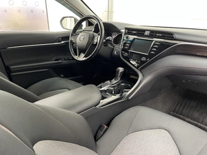 Седан Toyota Camry 2019 года, 2550000 рублей, Красноярск
