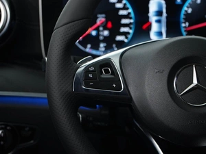 Седан Mercedes-benz E-класс 2017 года, 2699077 рублей, Москва