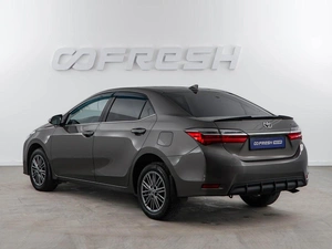 Седан Toyota Corolla 2018 года, 1549046 рублей, Москва