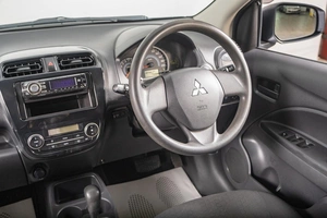 Хетчбэк Mitsubishi Mirage 2014 года, 799000 рублей, Томск