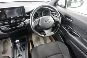 Внедорожник Toyota C-HR 2019 года, 2099000 рублей, Красноярск