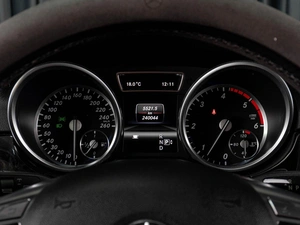 Внедорожник Mercedes-benz M-класс 2013 года, 2049000 рублей, Тюмень