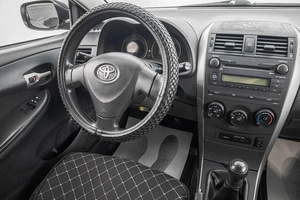 Седан Toyota Corolla 2008 года, 959000 рублей, Барнаул