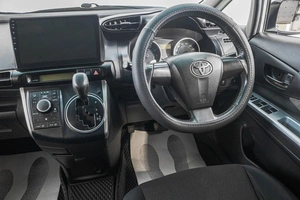 Минивэн Toyota Wish 2010 года, 1239000 рублей, Барнаул