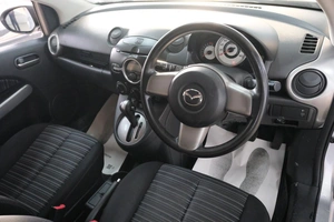 Хетчбэк Mazda Demio 2009 года, 669000 рублей, Омск